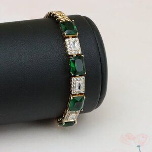 "Elegant Rose Gold Bracelet with Emerald Green and White Stones, XPBL0809